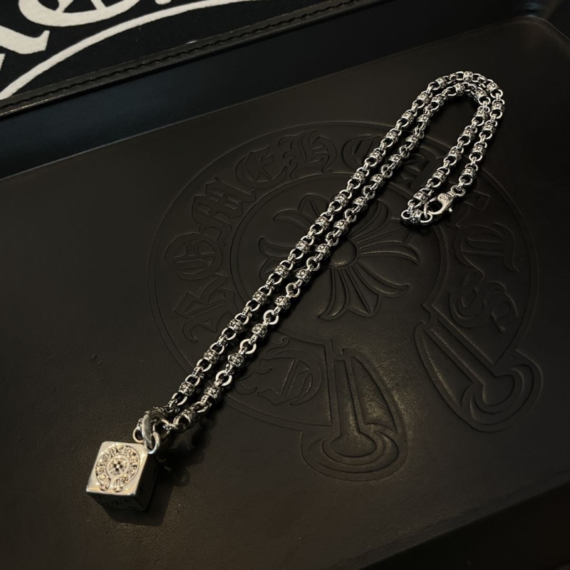 Ch*0me He**ts necklaces